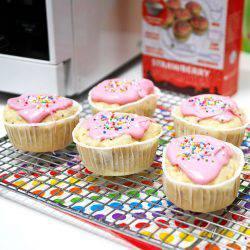 Wagalot Strawberry Pupcake Kit